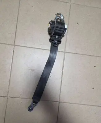 Volkswagen Tiguan Third row seat belt 