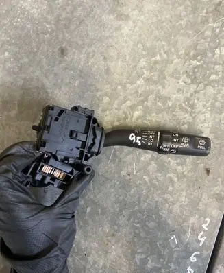 Toyota Corolla Verso AR10 Other switches/knobs/shifts 05150 173799 84652