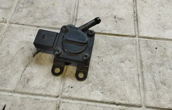 BMW 7 F01 F02 F03 F04 Exhaust gas pressure sensor 780801301