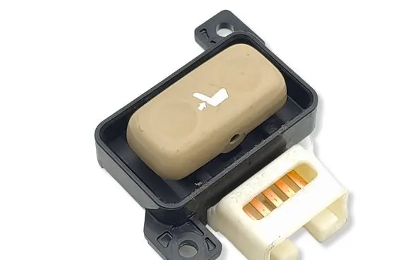 Lexus IS 220D-250-350 Seat control switch 9070N63
