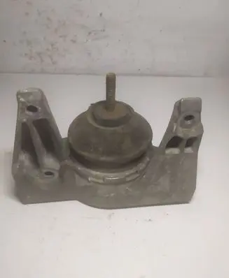 Audi A6 S6 C4 4A Engine mount bracket 4A0199352A
