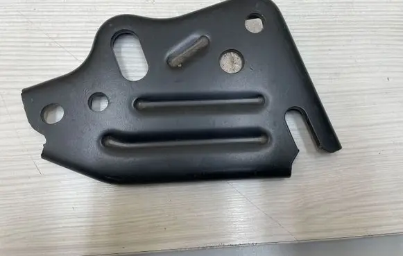Nissan Navara Rear bumper mounting bracket 852134KJ1A