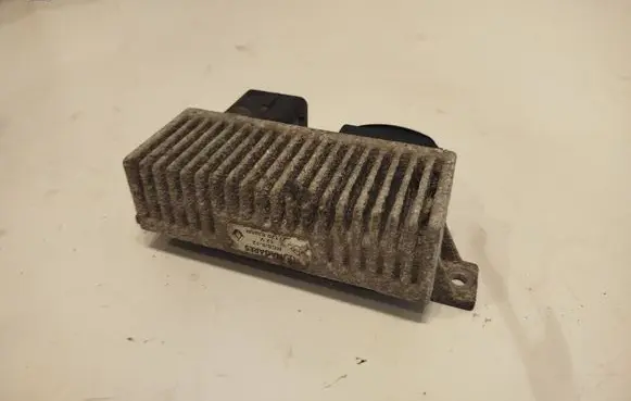 Glow plug pre-heat relay