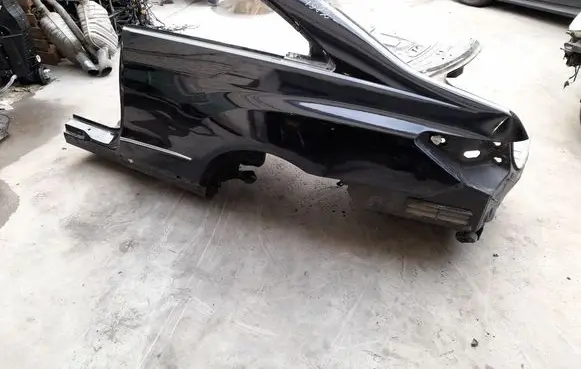 Mercedes-Benz E C207 W207 Body 2076302501 2076300360 2128300242