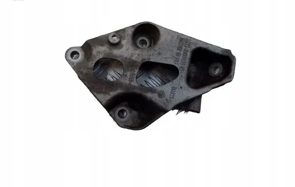 BMW 1 F20 F21 Engine mounting bracket 685941501