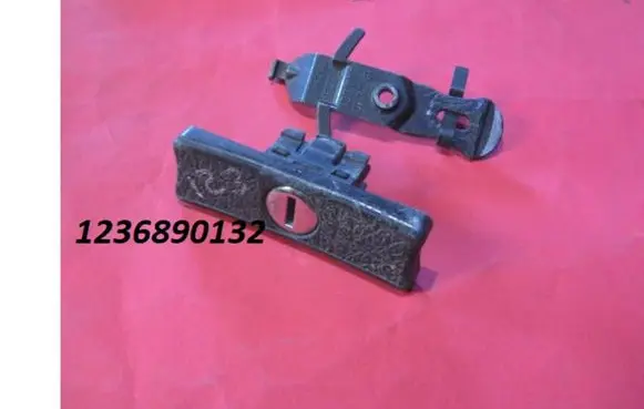 Mercedes-Benz W123 Glove box lock 1236890132