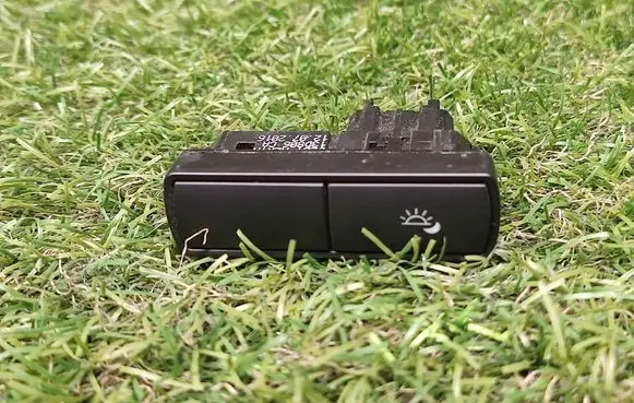 Ford Fiesta Other switches/knobs/shifts D2BT13D806CA