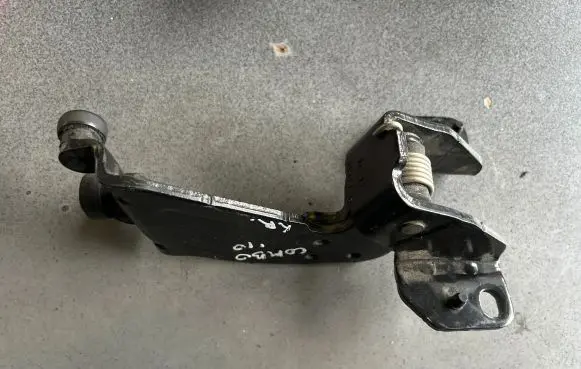 Opel Combo C Sliding door middle roller runner 51813667 3312
