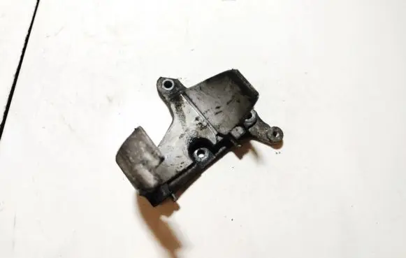 Ford Focus Engine mounting bracket