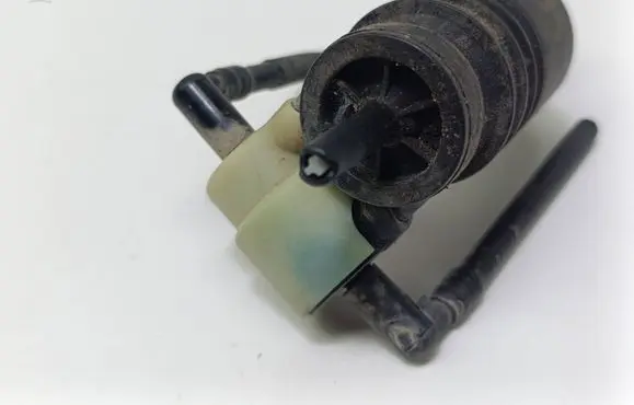 Audi A6 S6 C5 4B Windscreen/windshield washer pump 