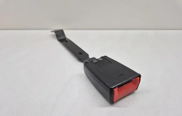 Skoda Fabia Mk1 (6Y) Front seatbelt buckle 6Y0858472K