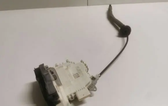 Audi Q7 4M Front door lock 8J1837016F