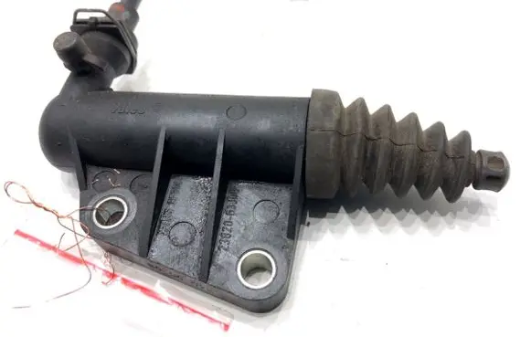 Suzuki Swift I Clutch slave cylinder 2382063J00