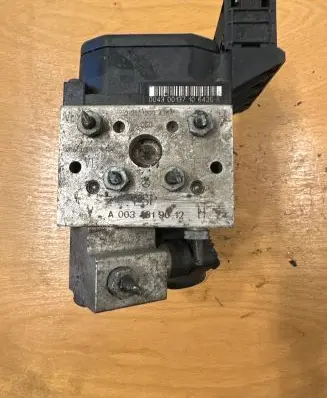 Mercedes-Benz E W210 ABS Pump A0034819012