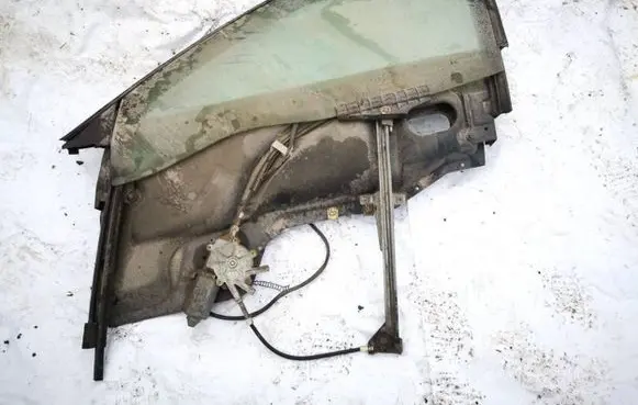 Audi 80 90 S2 B4 Front door window/glass frame 