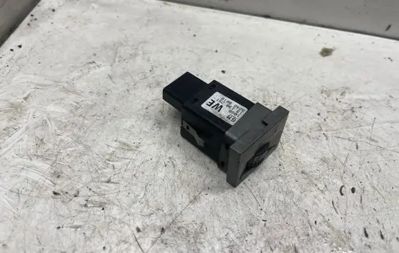 Opel Vectra C Seat heating switch 13138251