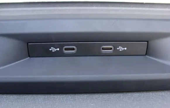 Volkswagen Golf VIII USB socket connector 5NA035736