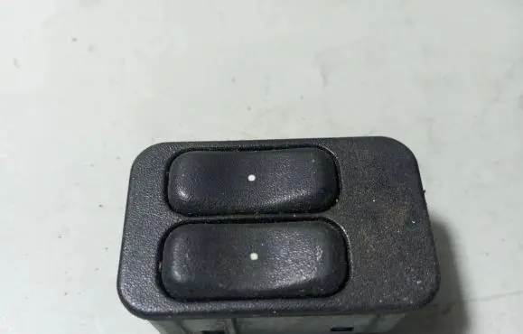 Opel Zafira A Electric window control switch 13363201 90561088 PA6GF30
