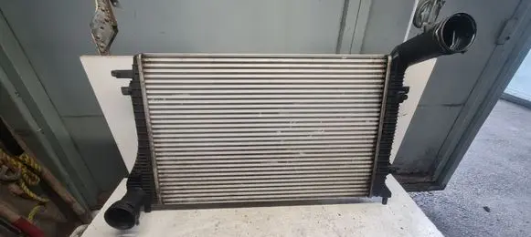 Skoda Octavia Mk2 (1Z) Intercooler radiator 1K0145803J