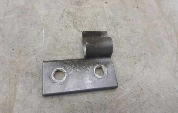 BMW 5 E39 Front door upper hinge 415119603109