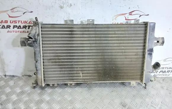 Opel Astra H Coolant radiator