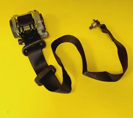 Rear seatbelt
