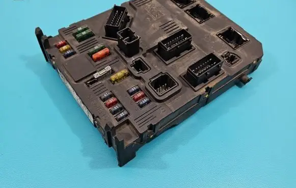 Citroen C2 Central body control module 9652474380 IMPRK1412652
