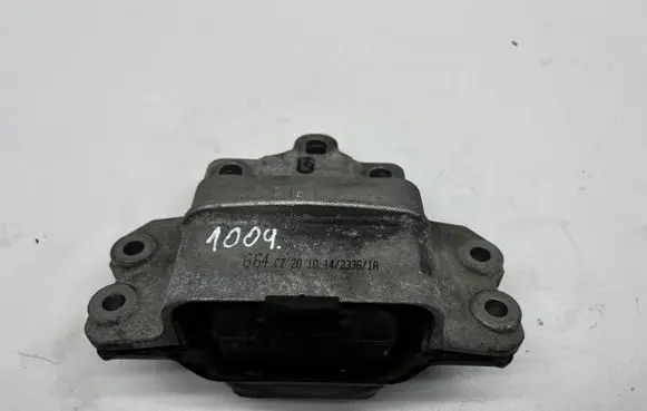 Volkswagen Touran II Engine mount bracket 1K0199555q
