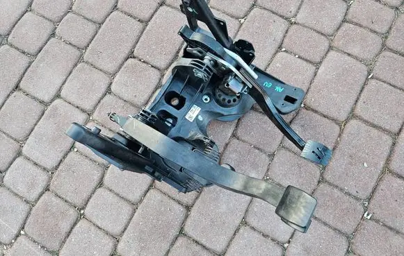 Opel Astra K Pedal assembly 39222120-