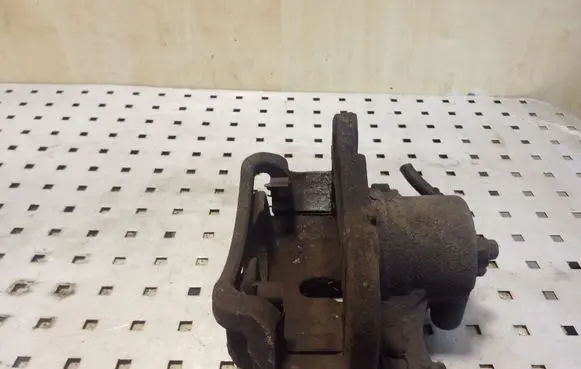 Hyundai i40 Front brake caliper