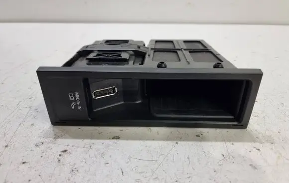 Volkswagen PASSAT CC AUX in-socket connector 5N0035341D 5N0035342C