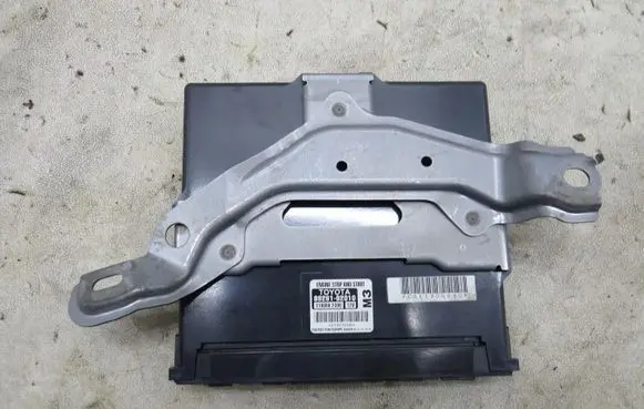 Toyota Auris E180 Start/Stop control module 89261-02010
