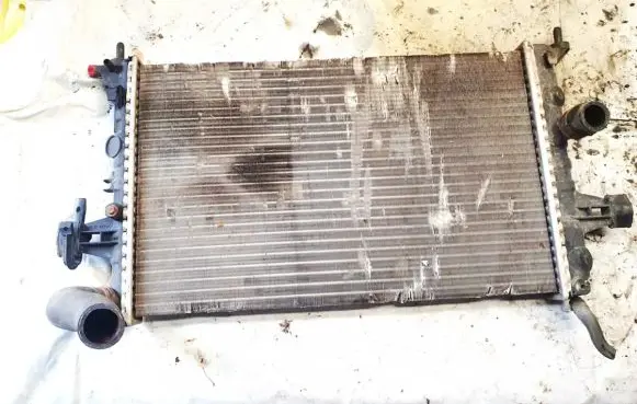 Opel Astra G Coolant radiator