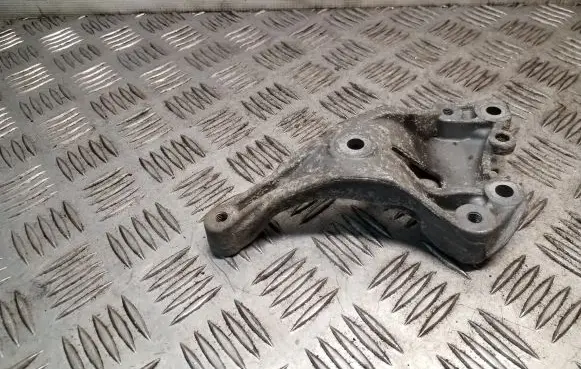 Mini One - Cooper R56 A/C compressor mount bracket V758078180
