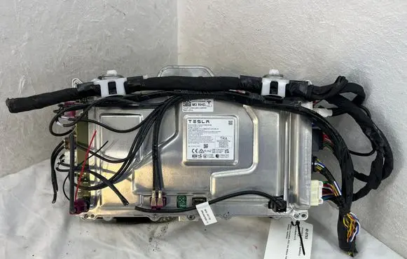 Voltage converter inverter