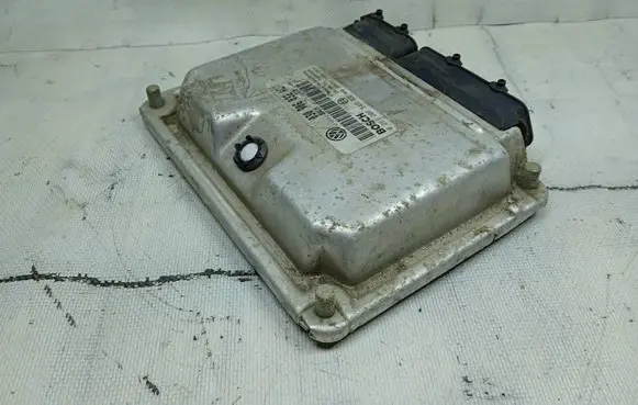 Volkswagen Polo III 6N 6N2 6NF Engine control unit/module 030906032AC 0261206549