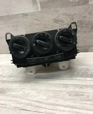 Mazda 5 Climate control unit M1900CC33