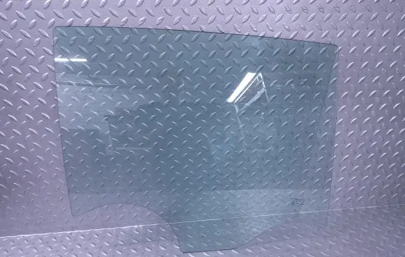 Dacia Sandero III Rear door window glass 823008190R