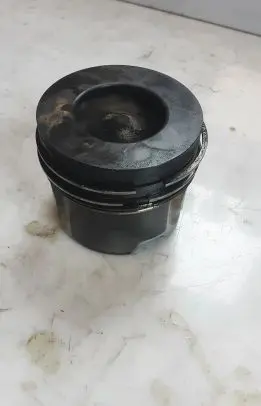 Audi A6 S6 C6 4F Piston 83L82 P051