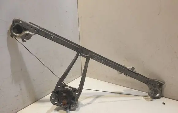 Mercedes-Benz C W202 Rear door manual window regulator 