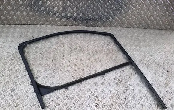 Peugeot Expert Rubber seal front door window/glass 