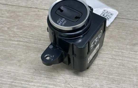 Volkswagen Touareg II Ignition lock 7P6905843A