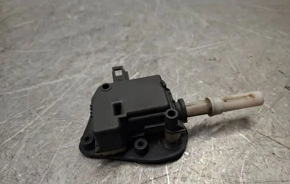 Audi A3 S3 8P Tailgate boot lock/latch motor 8E9827833