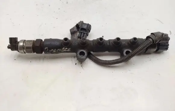 Toyota Avensis Verso Fuel main line pipe