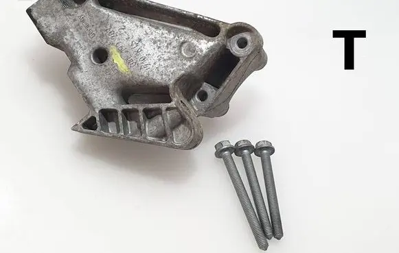 Volkswagen Golf VII Engine mounting bracket 04L199207 VY210STS42