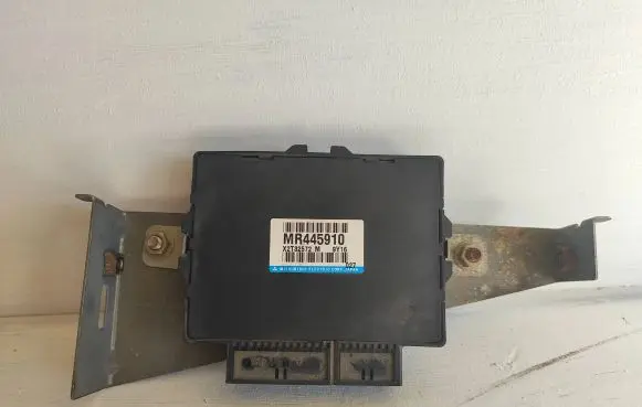 Mitsubishi Colt Other control units/modules MR445910 X2t32572