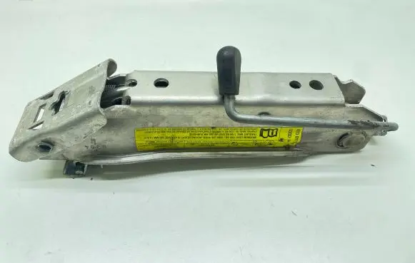 Audi A4 S4 B7 8E 8H Lift Jack 8E0011031M