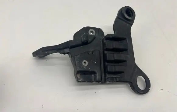 Land Rover Evoque II Battery tray K8D2114B06A