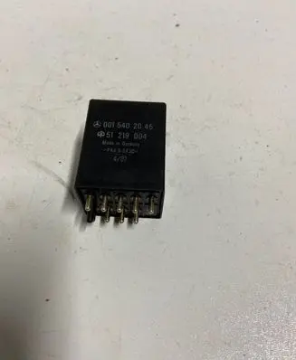 Mercedes-Benz Vito Viano W638 Other relay 0015402045 51219004