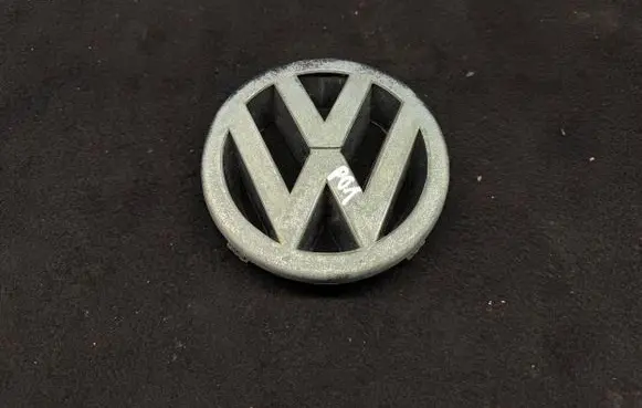 Volkswagen Polo Manufacturer badge logo/emblem 1J5853601A 1J5853601